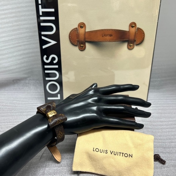 Louis Vuitton Leather Monogram Favorite Bow Bracelet - Picture 9 of 10
